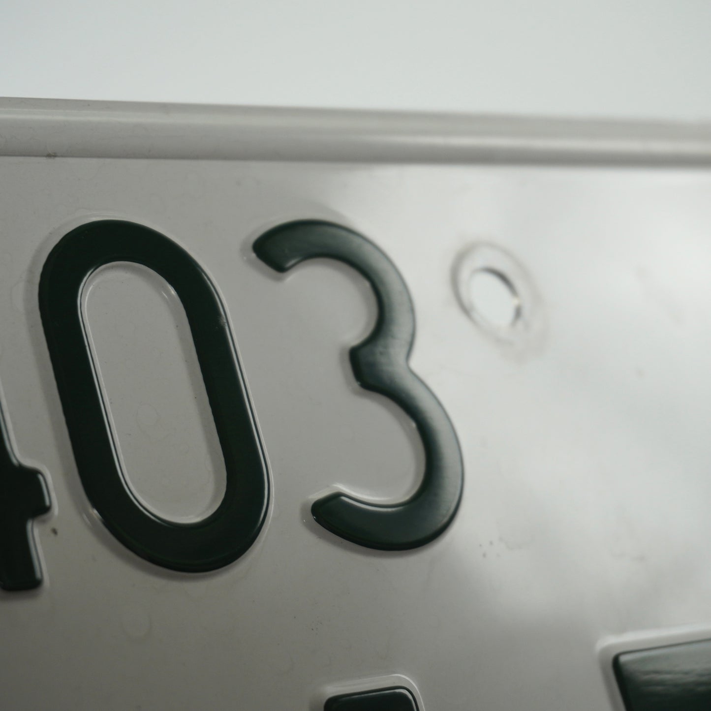 Genuine Decommissioned Japanese Vehicle Number Plate Set (Su 7515)