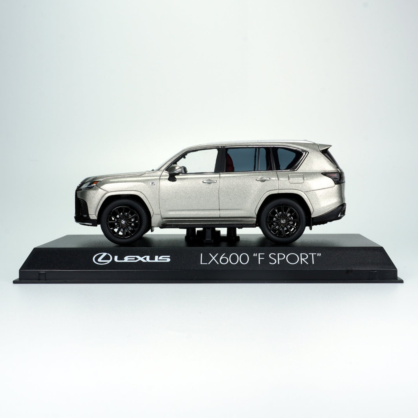 *USED - 2022 Release* Kyosho Original 1/43 Lexus LX600 F-Sport