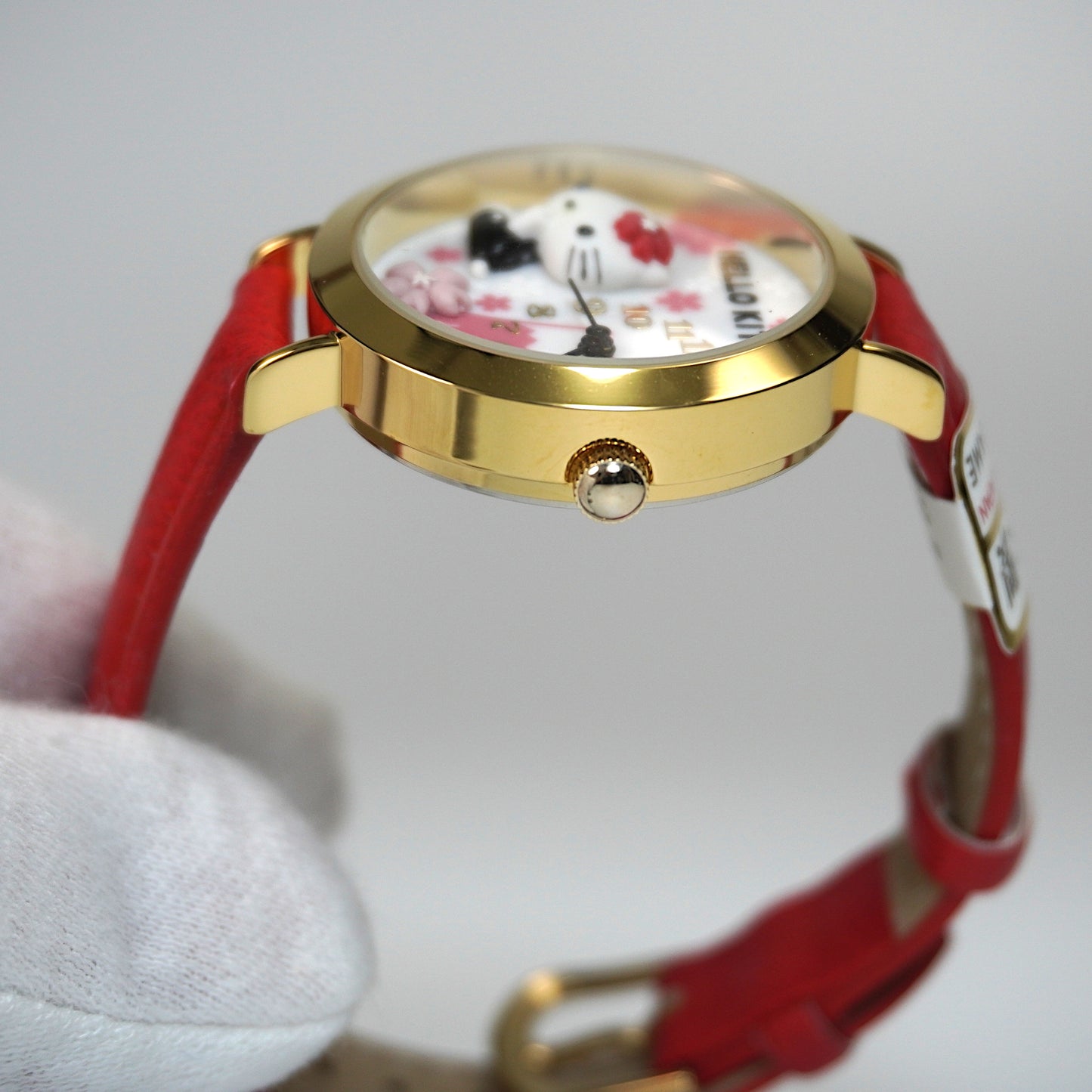 Sun Flame Hello Kitty Quartz Analog Watch (Standard Package)